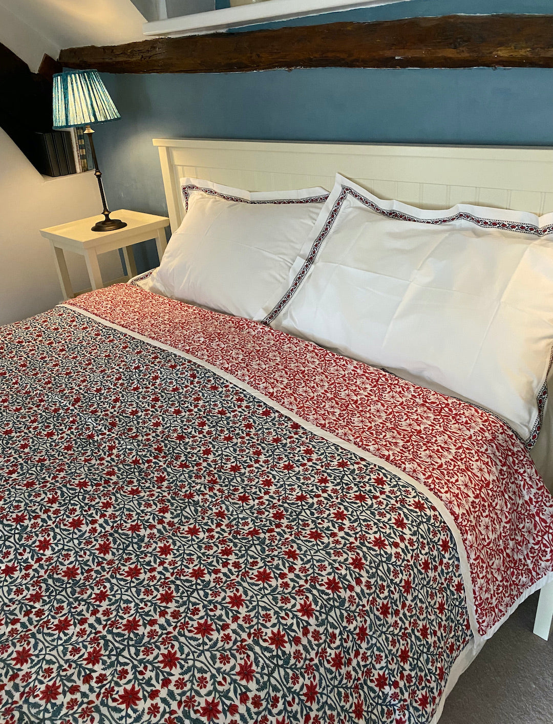 Floral printed reversible Cotton Quilt