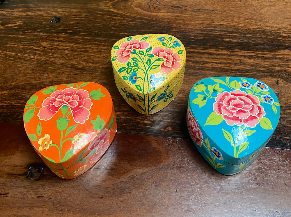 Gift Box in Painted Paper Mache - Heart