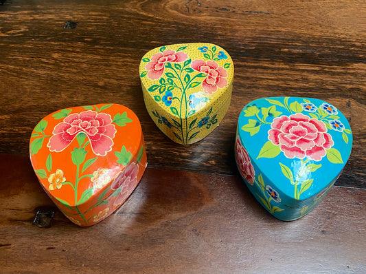 Gift Box in Painted Paper Mache - Heart